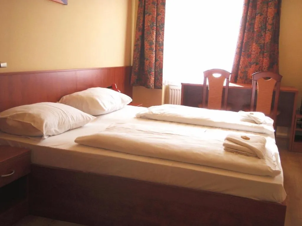 Hotel In Hernals Wien 2*,