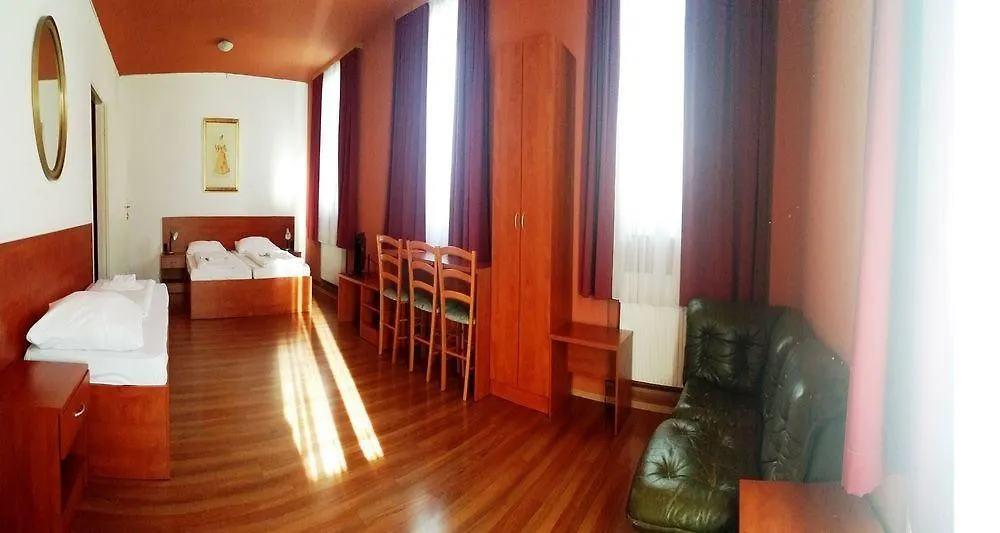 Hotel In Hernals Viena