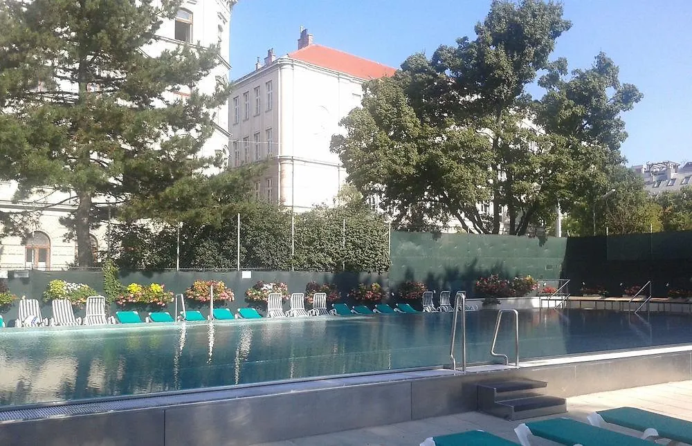 Hotel In Hernals Viena