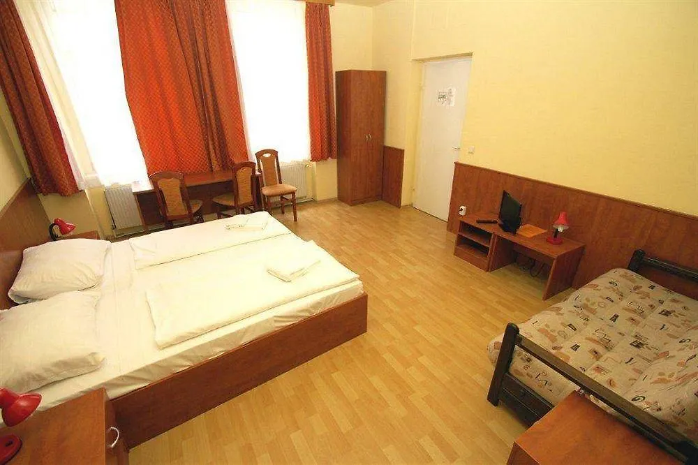 Hotel In Hernals Viena