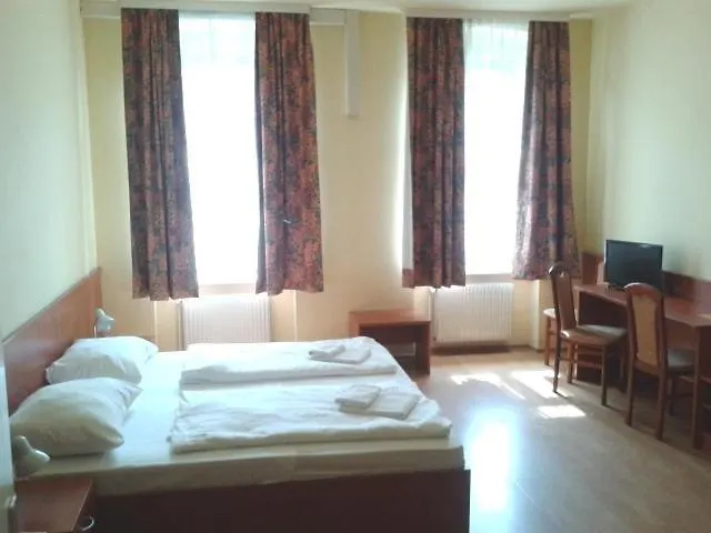 Hotel In Hernals Viena