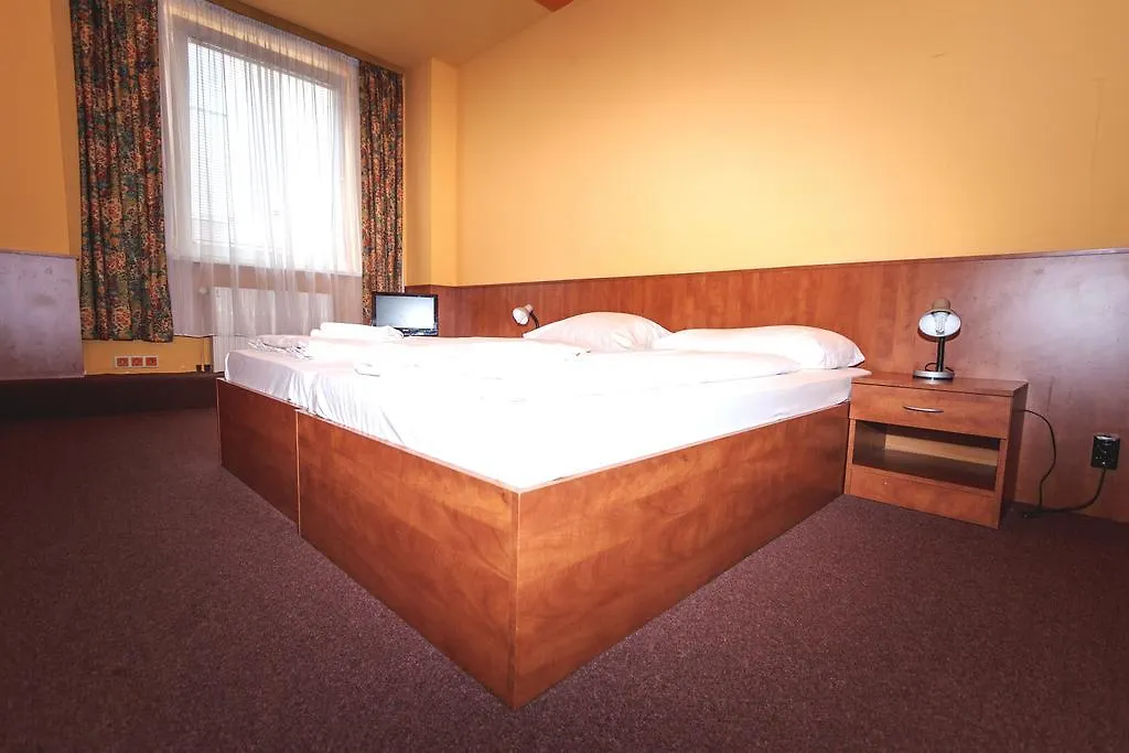 Hotel In Hernals Viena Austria
